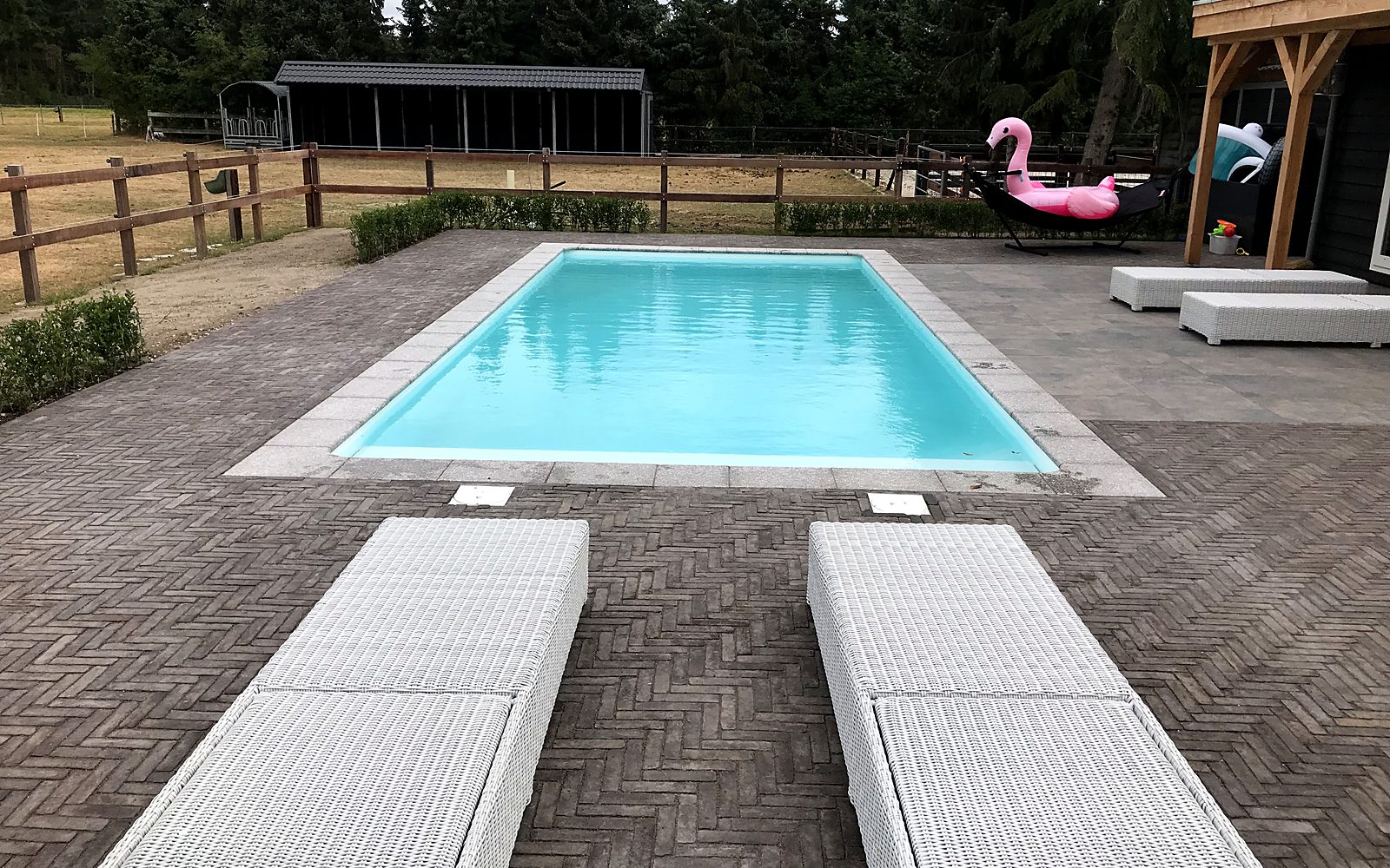 Polystone zwembad van 10 x 4 m in Epe, foto 3 van 3